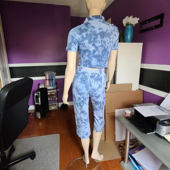 Baby Blue Tie Dye Capri And Crop Top Set - Picture 3 of 6